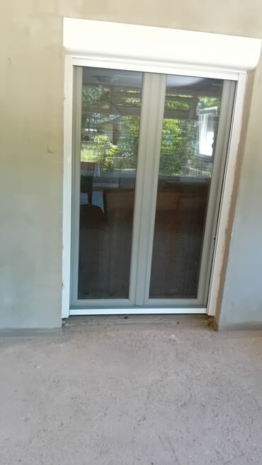 zavese za pvc prozore: Prodajem pvc balkonski prozor sa roletnom i komarnikom kao novo cena