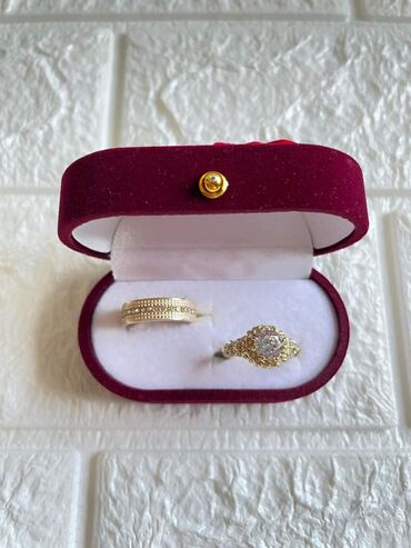 Prstenje: Vel 10
Cena 1300din — 15