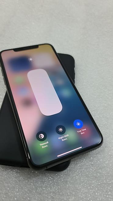 Apple iPhone: IPhone 11 Pro Max, Б/у, 64 ГБ, Черный, Чехол, 73 % — 1