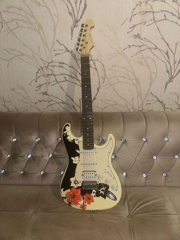 CD, DVD disklər və kassetlər: Elektro gitara Masterwork az işlenib üstünde hediyye usilitel