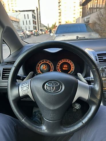 r17 225 65: Toyota Auris: 2008 г., 1.6 л, Робот, Бензин, Хэтчбэк — 8