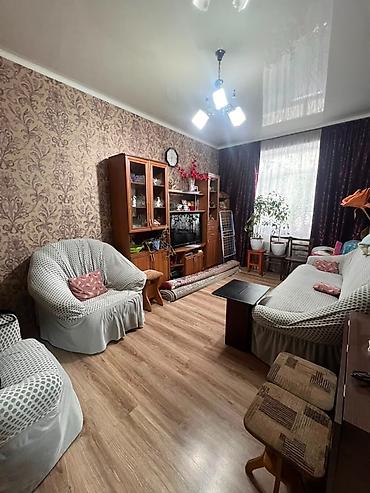 2 комнаты, 42 м², Пишпек Хрущевка, 1 этаж, Косметический ремонт
