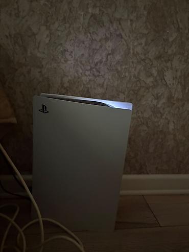 ps5 islenmis: PlayStation 5 (PS5) – Disk versiyası Əsas xüsusiyyətlər: - Ultra — 6