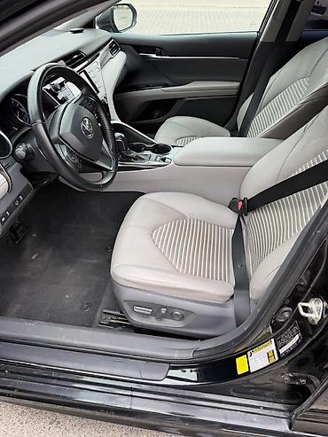 кой кыркан машына: Toyota Camry Hybrid, седан, черный цвет кузова.Марка: Toyota Camry 70 — 3