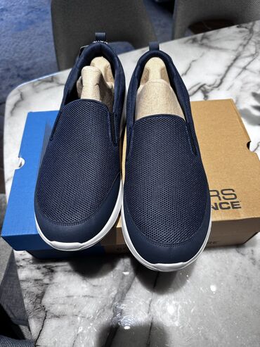 Botinkalar: Orijinal Skechers Krossovkalar Skechers brendinə məxsus tünd mavi