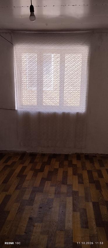 Сдаю времянка 2комната Учкун микрорайон свет,вода, отопление печка на
