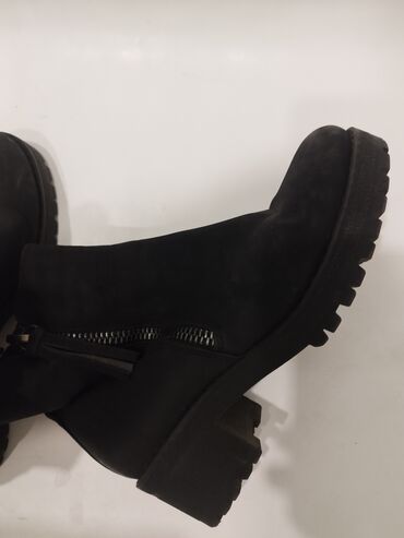 Botinka və botilyonlar: Guess, Ölçü: 37.5, rəng - Qara, İşlənmiş -da lalafo.az — 9 Botinka və botilyonlar: Guess, Ölçü: 37.5, rəng - Qara, İşlənmiş — 9