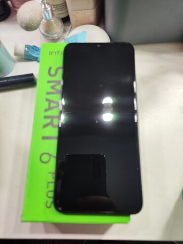 инфиникс телефон: Infinix Smart 6 Plus, Б/у, 64 ГБ, цвет - Синий, 2 SIM