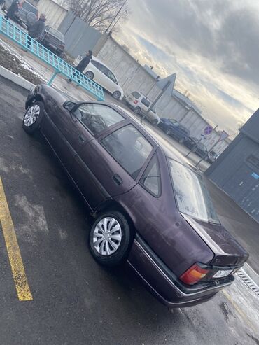 Opel: Opel Vectra: 1995 г., 1.6 л, Механика, Бензин, Седан