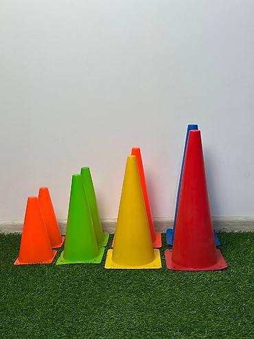 футбольные конусы: Тренировочные конусы для спорта и активных игр. Яркие пластиковые — 1