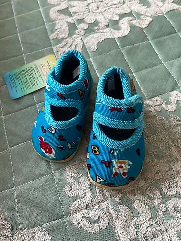 Другие товары для новорождённых: Все вещи для малыша в хорошем состоянии, чистые без пятен, размер — 5