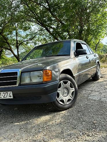 kia rio 2018: Mercedes-Benz 190: 2 l | 1991 il Sedan — 1
