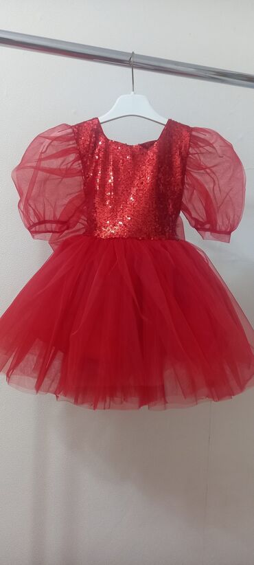 qirmizi donlar: Детское платье цвет - Красный