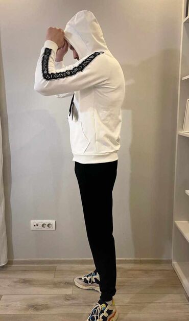 Trenerke: M - 2xl
Domaca proizvodnja

3500 — 9