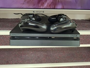 Digər kompüter aksesuarları: PS4 SLİMPS4 Slim İdeal vəziyyətdə 2 original pult Gta5 diski İçində
