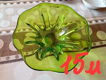 Yaşıl şüşə meyvə/salat qabı - Material: qalın, şəffaf yaşıl şüşə -