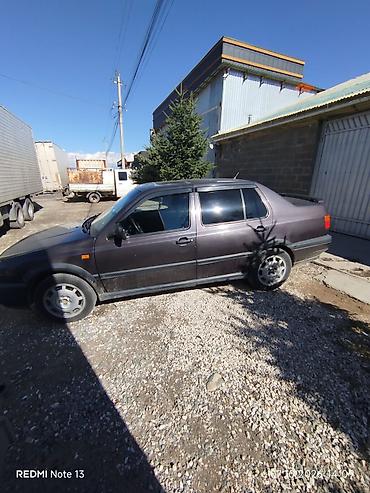 Volkswagen: Volkswagen Vento: 1992 г., 2 л, Механика, Бензин, Седан — 4