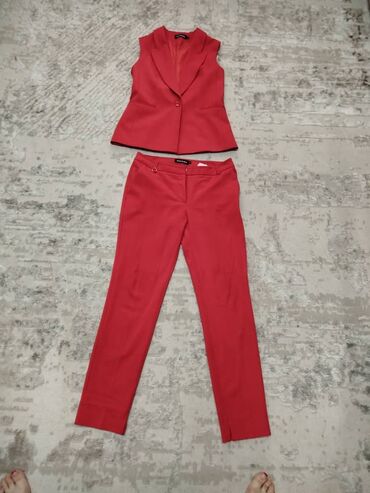 пиджак красный: Брючный костюм, Турция, Лето