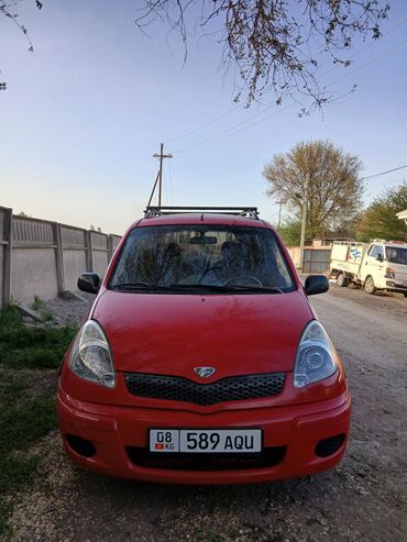тойта ист: Toyota Yaris Verso: 2001 г., 1.3 л, Автомат, Бензин, Седан