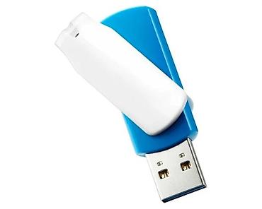 Druga oprema za računare i laptopove: USB fleš memorija, plavo-bela, sa rotirajućim poklopcem - Interfejs — 2