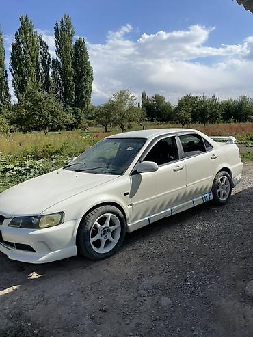 люкушка хонда шатл: Honda Accord: 2001 г., 2 л, Автомат, Седан — 5