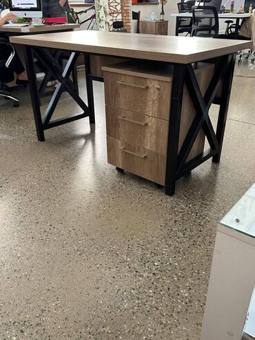 стол из массива дуба: Новый, Прямоугольный стол