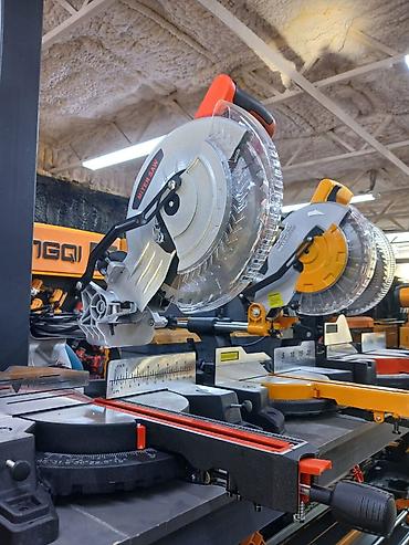 пила торцовочная: Торцовочная пила (miter saw) с поворотным столом и наклоном диска — 1