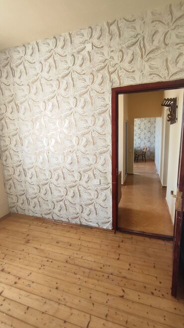 Uzunmüddətli kirayə mənzillər: Komsamol dairesinde. piyada keçidin yanında. 24 saat oba marketin — 16