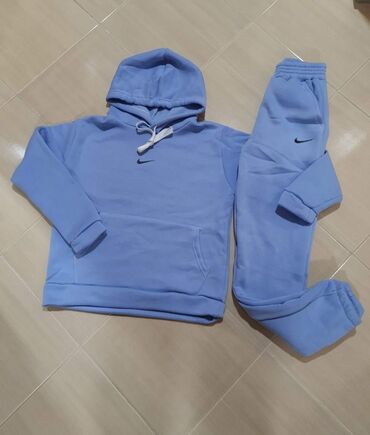 Kompleti: Termo S M L XL XXL
2700na seriju 3000 na komad — 9