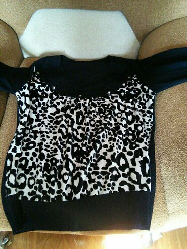 Futbolka və maykalar: Qadin ucun kofta tezedi geyinilmeyib qiymeti 3 azn bashqa koftalarda — 6