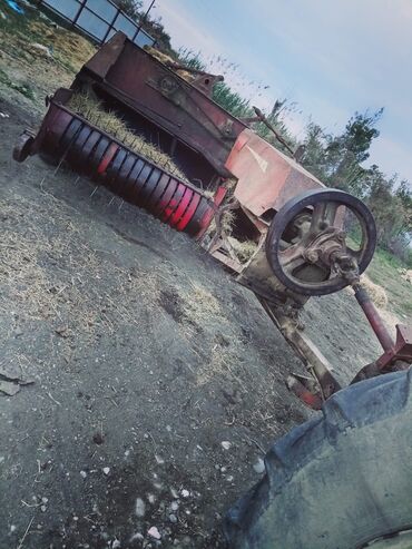 traktor altlıqlı bej bosonojkalar: Pres bağlayanlar
