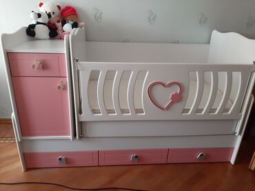 Beşiklər: Oğlan və qız üçün, İşlənmiş, Beşik, Matras ilə, Yellənmə mexanizm ilə — 8