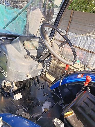 Kommersiya nəqliyyat vasitələri: YTO ESK454 traktor - Model: YTO ESK454 (4x4) - Rəng: Mavi - Kabinli — 3