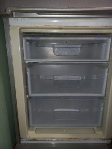 işləmiş soyducu: Нерабочий 2 двери Indesit Холодильник Продажа, цвет - Серый