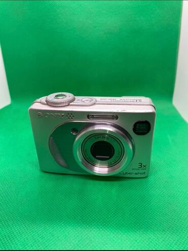 электронные весы: Компаткная цифровая камера Sony Cyber-shot DSC-W1 с 3-кратным