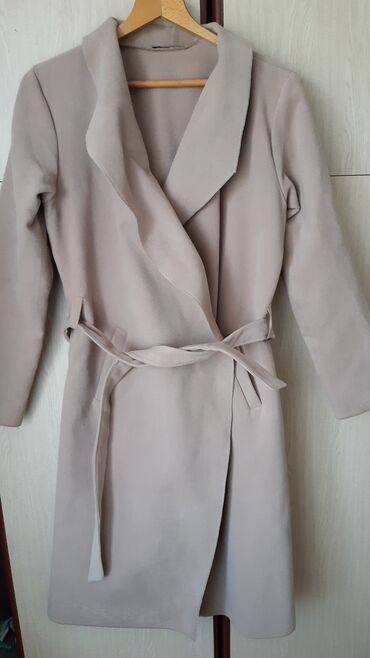 mantili za punije dame: Skoro nov mantil, nosen jednom na svadbu. Univerzalna velicina