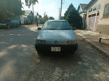 фольцваген таурек: Универсал Volkswagen Passat B3 серебристого цвета, представленный на