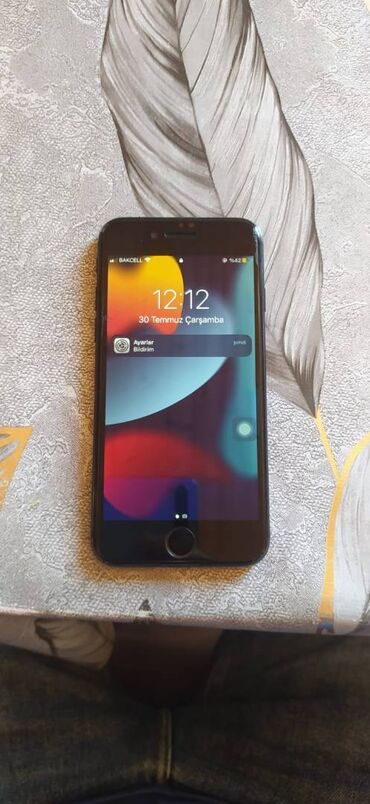 Apple iPhone: IPhone 7, 128 GB, Qara