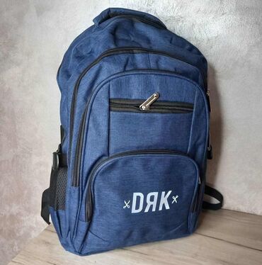 Torbe: Podeljeni unutrašnji deo + srednji i dva mala dela, skladište za piće — 16