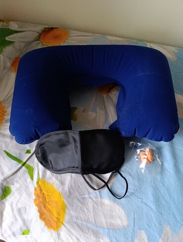 маска раптора: Подушка для сна и путешествий . комплект входит: подушка маска