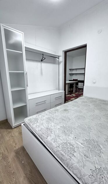 продам 2 комнатную квартиру в бишкеке 2018: 2 комнаты, 35 м², Индивидуалка, 3 этаж, Евроремонт