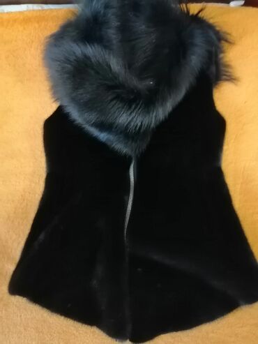 Jiletlər: Qara rəngli xəz jilet - Model: qolsuz, ön hissədə tam uzunluqda metal — 3