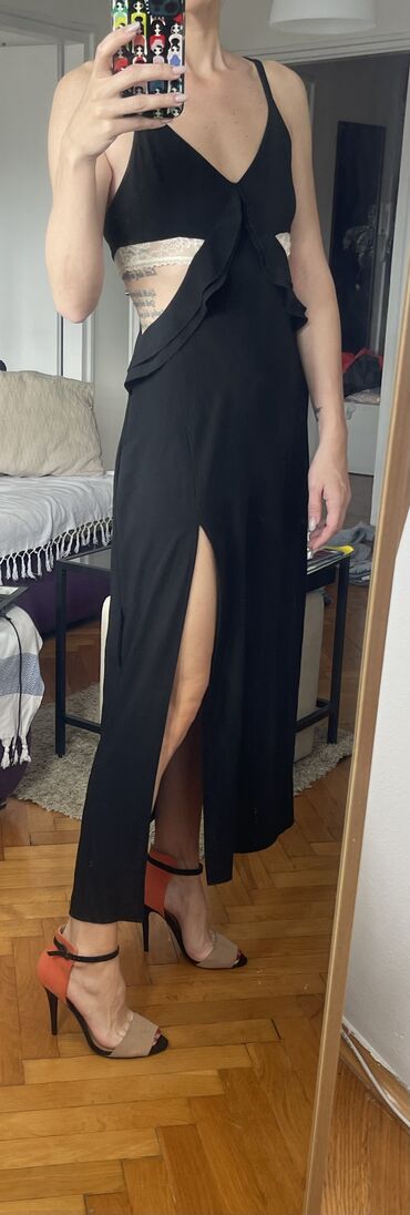 zara crne haljine: Zara M (EU 38), bоја - Crna, Na bretele