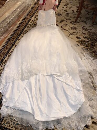 Toy paltarları: 40-42 razmerdi geyinilmeyib üzerinde remeni əlcəyi mini duvagida -da lalafo.az — 8 Toy paltarları: 40-42 razmerdi geyinilmeyib üzerinde remeni əlcəyi mini duvagida — 8