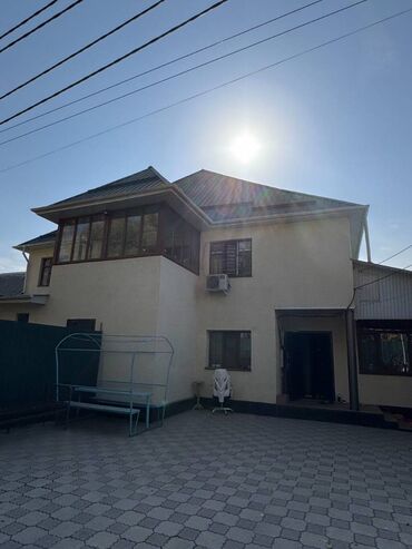 продаю дом под бизнес кызыл аскер бишкеке: Үй, 280 кв. м, 15 бөлмө, Евро оңдоо