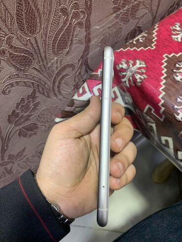 Apple iPhone: IPhone 11, 128 GB, Ağ, Face ID — 5