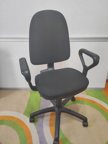кресло компьютерное: Игровое кресло, Офисное, Б/у