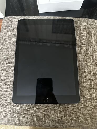 ipad 9th generation price in kyrgyzstan: ПРОДАЕТСЯ iPad (6 th Generation) Wi-Fi + Cellular 32GBSpace