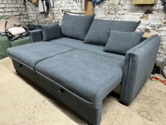 Прямые диваны: Прямой диван, Новый, Трехместный — 5