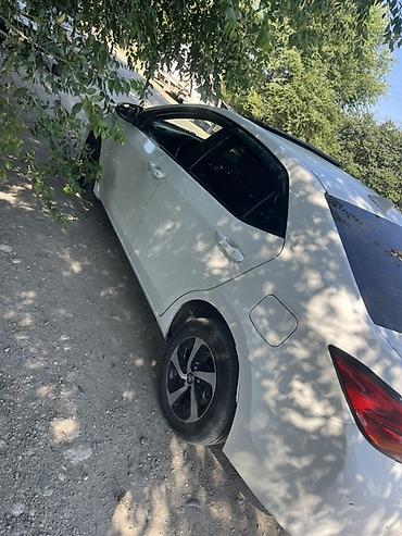 форд краун: Toyota Corolla: 2018 г., 1.8 л, Автомат, Гибрид, Седан — 6